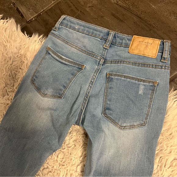 Zara • Girls 2T Skinny Jeans - Picture 2 of 3